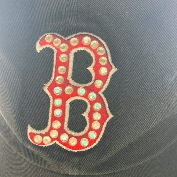 MLB Woman’s Boston Red Sox Baseball Cap with Sparkling Jewels Adjustable - Picture 7 of 7